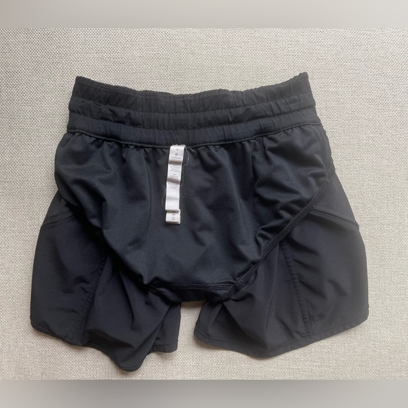Lululemon Tracker Shorts Lined Inseam 4” In Black Size 4 - Picture 7 of 8
